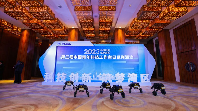 医疗云端机器学习平台：构建精准医疗的未来基石